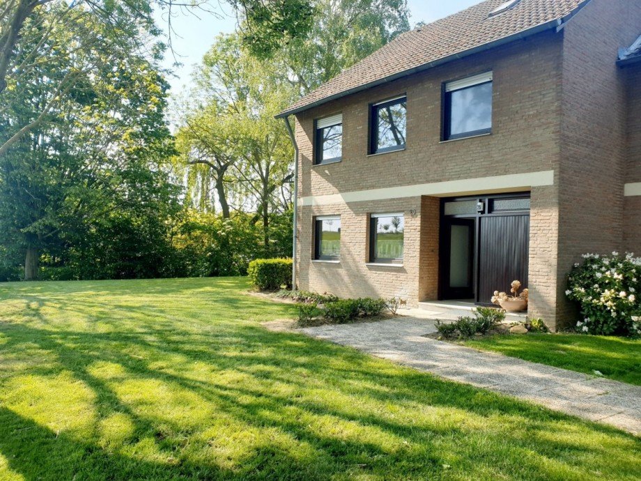 Frontansicht Einfamilienhaus J�chen