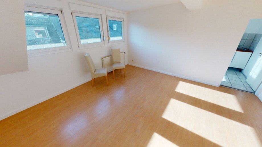 Wohnzimmer DG Mehrfamilienhaus M�nchengladbach