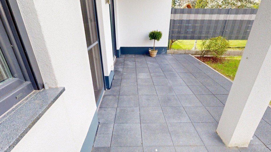 grossz�gige �berdachte Terrase Erdgeschosswohnung Geilenkirchen