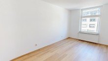 Schlafzimmer Gro�z�gige helle 2 Zimmer mit gro�em Wohnzimmer