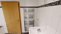 Bild (64b330322fa8efc7ee816a7c8f7a9efa): Gro�z�gige Erdgeschosswohnung mit Badewanne