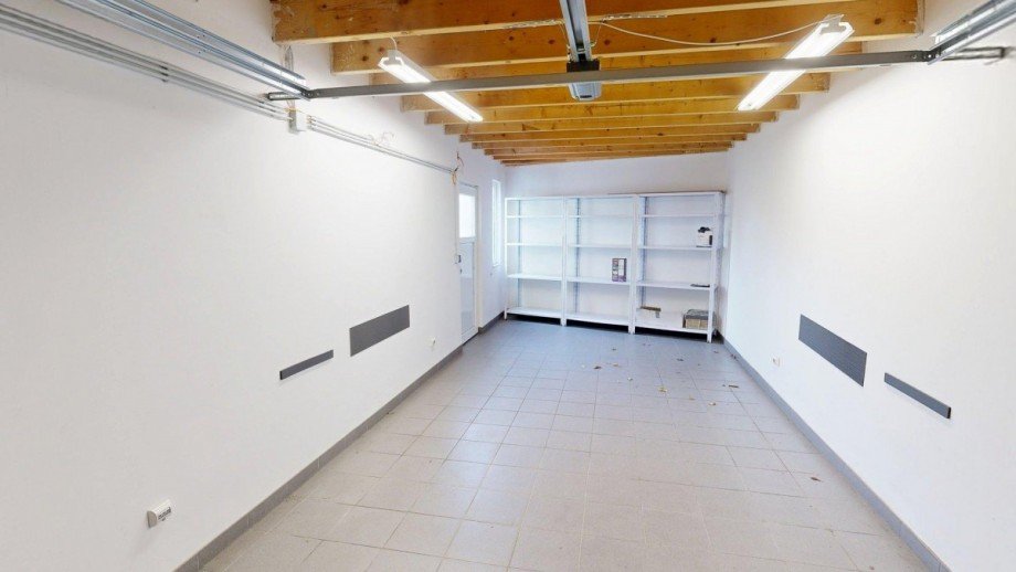 Gro�e Garage mit elektrische Torantrieb Erdgeschosswohnung Geilenkirchen