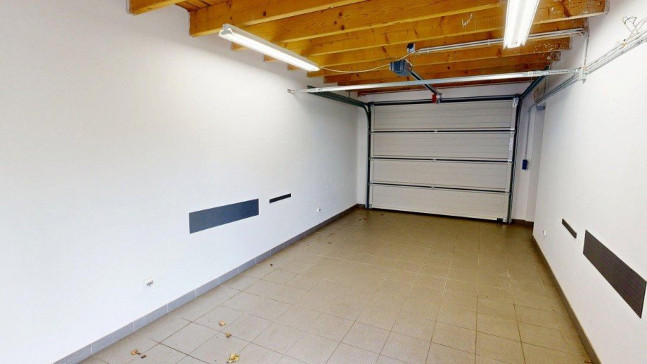 Gro�e Garage mit elektrische Torantrieb Erdgeschosswohnung Geilenkirchen