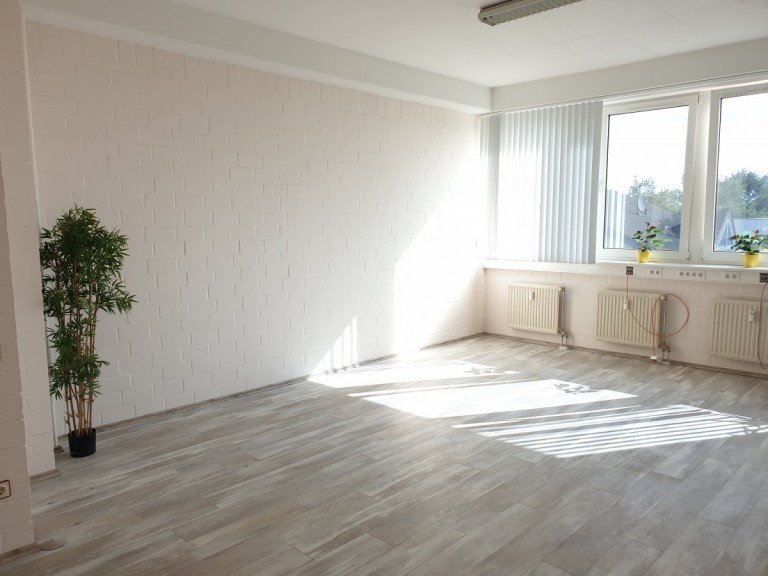 Hauptbild: Sch�nes helles B�ro mit viel Fensterfl�che