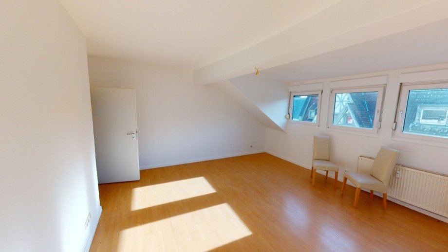 Wohnzimmer DG Mehrfamilienhaus M�nchengladbach