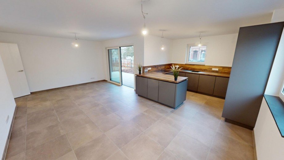 Ger�umiges Wohn und Esszimmer mit offener K�che Terrassenwohnung Grevenbroich