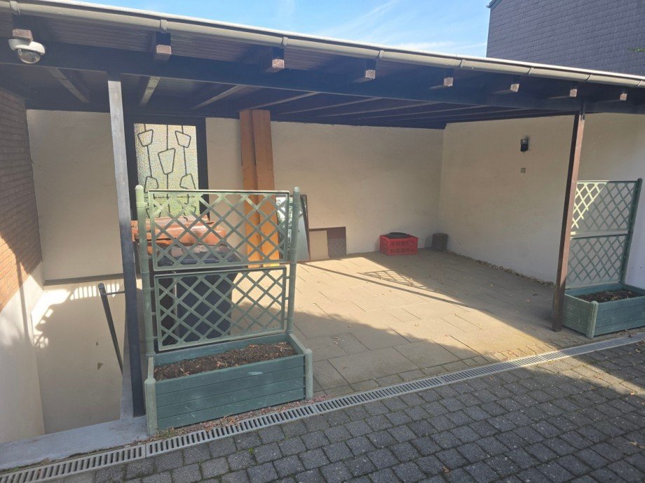 �berdachte Terrasse Doppelhaush�lfte Neuss