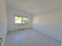 Bild (aa31851907df75d310c965e1b2c55295): Helles und gro�z�gges Wohn-Esszimmer mit gr�nem Blick