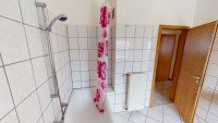 Bild (b9fbfff9cf0e7754b332a43fc79afabd): 2 Zimmer mit gro�er K�che und Tageslichtbad mit Wanne