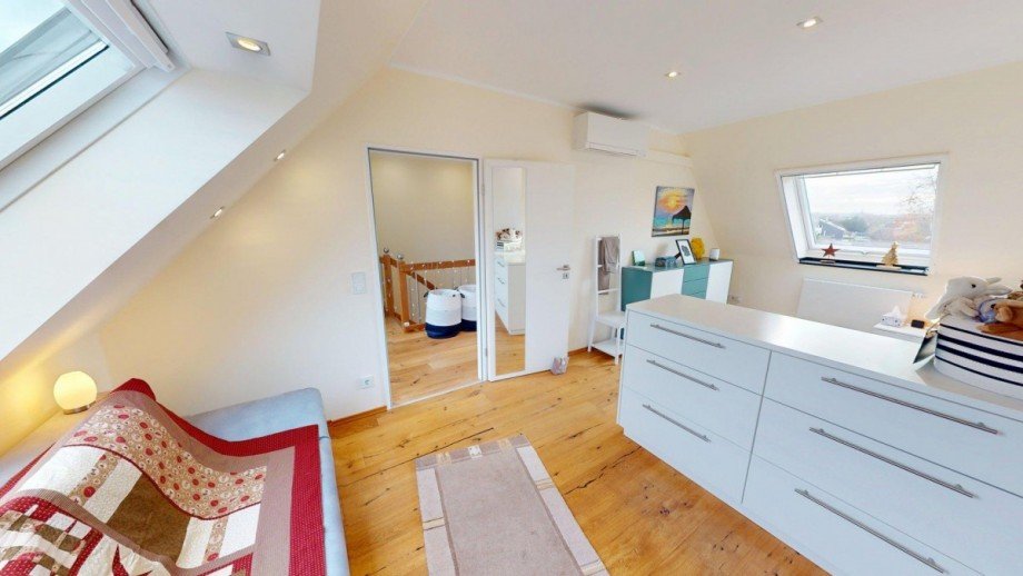 Oberes gro�es Schlafzimmer Maisonettewohnung Kaarst