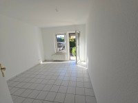 Bild (c650d3e8a7c5d1b0ed2466f62db0575b): Helles und gro�z�gges Wohn-Esszimmer mit gr�nem Blick