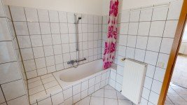 Hauptbild 2 Zimmer mit großer Küche und Tageslichtbad mit Wanne