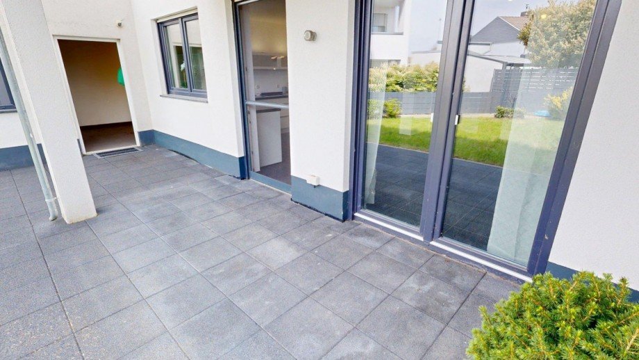 grossz�gige �berdachte Terrase Erdgeschosswohnung Geilenkirchen