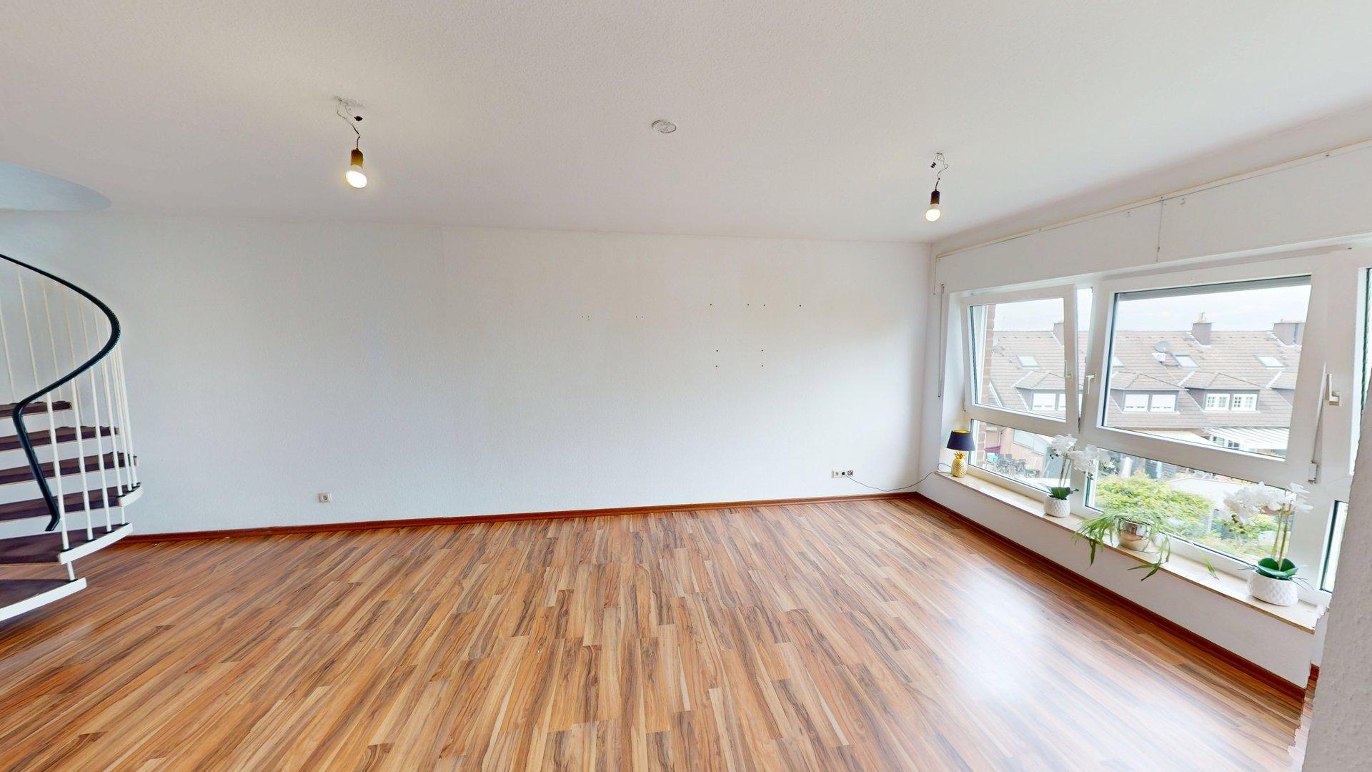 Foto - offenes und sehr helles Wohn und Esszimmer